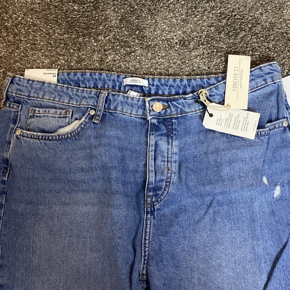 Forever 21 Boyfriend Jeans Heavy Distressed Unfinished Hem Sz 34 NWT - Picture 2 of 7